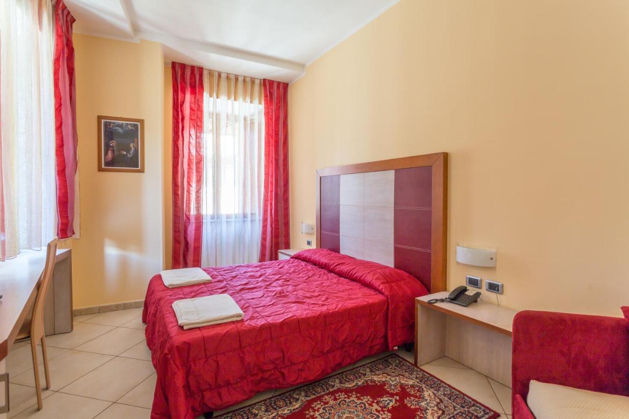 Hotel Conte Ruggero Serra San Bruno Exteriér fotografie