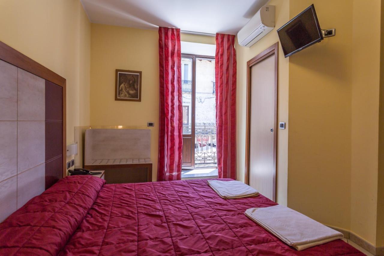 Hotel Conte Ruggero Serra San Bruno Exteriér fotografie