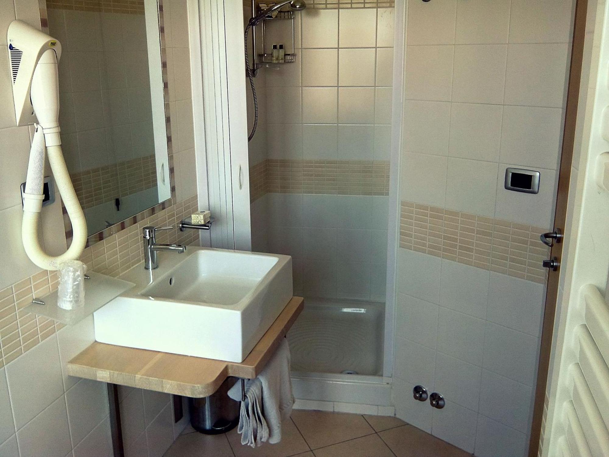 Hotel Conte Ruggero Serra San Bruno Pokoj fotografie
