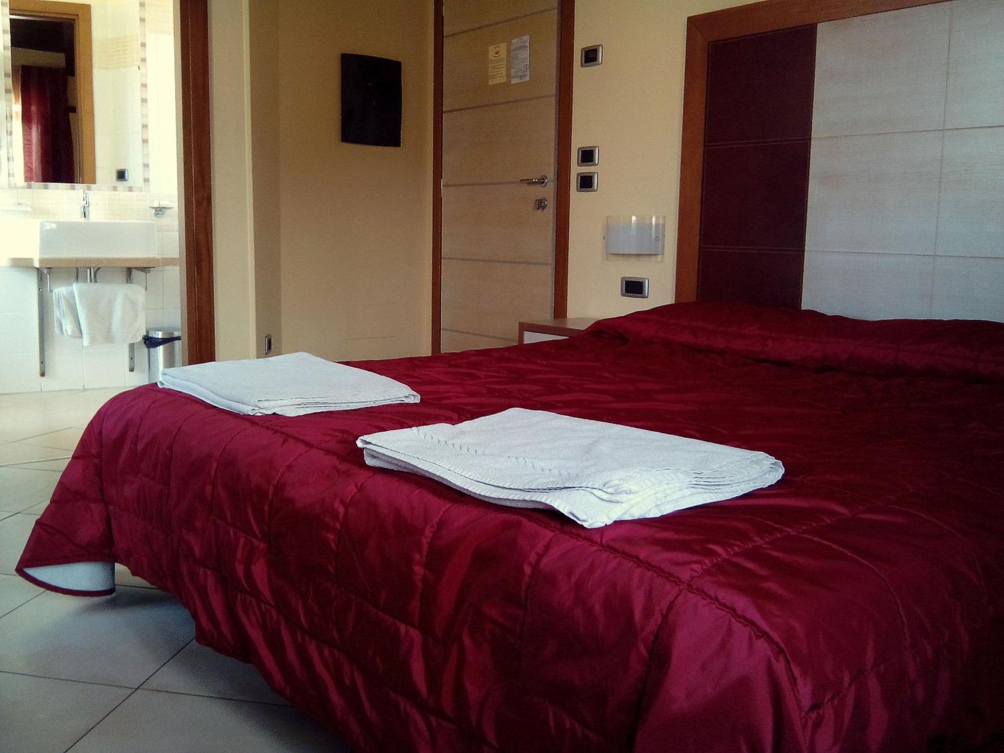 Hotel Conte Ruggero Serra San Bruno Pokoj fotografie