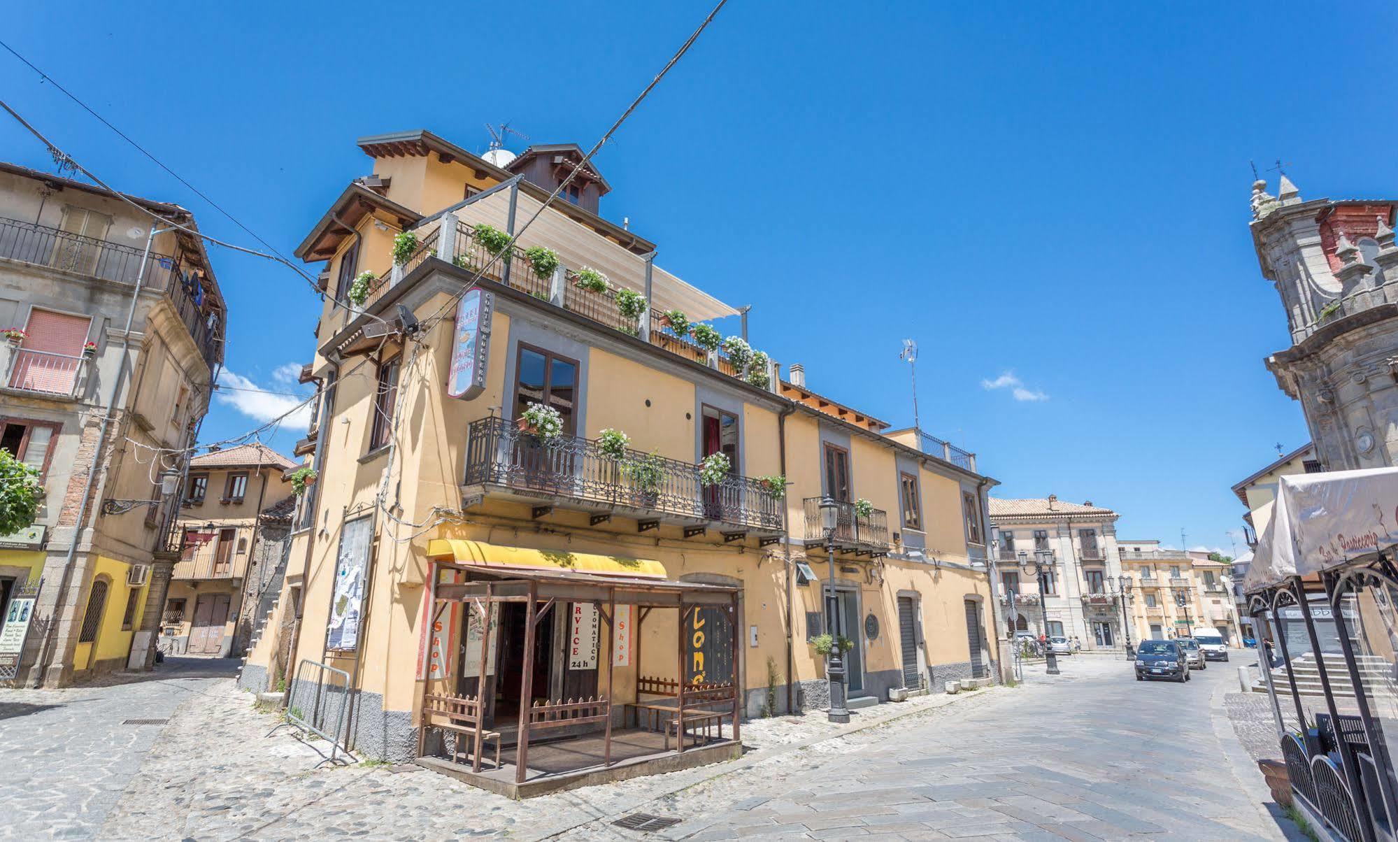 Hotel Conte Ruggero Serra San Bruno Exteriér fotografie