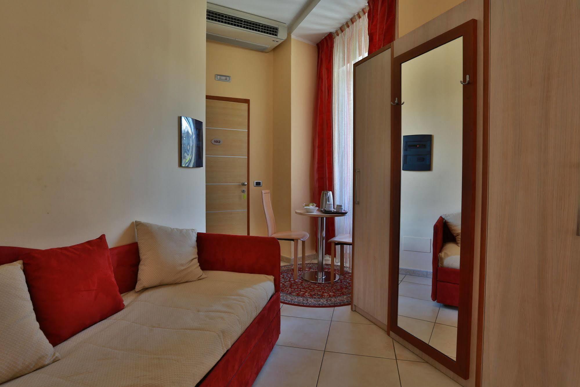 Hotel Conte Ruggero Serra San Bruno Exteriér fotografie