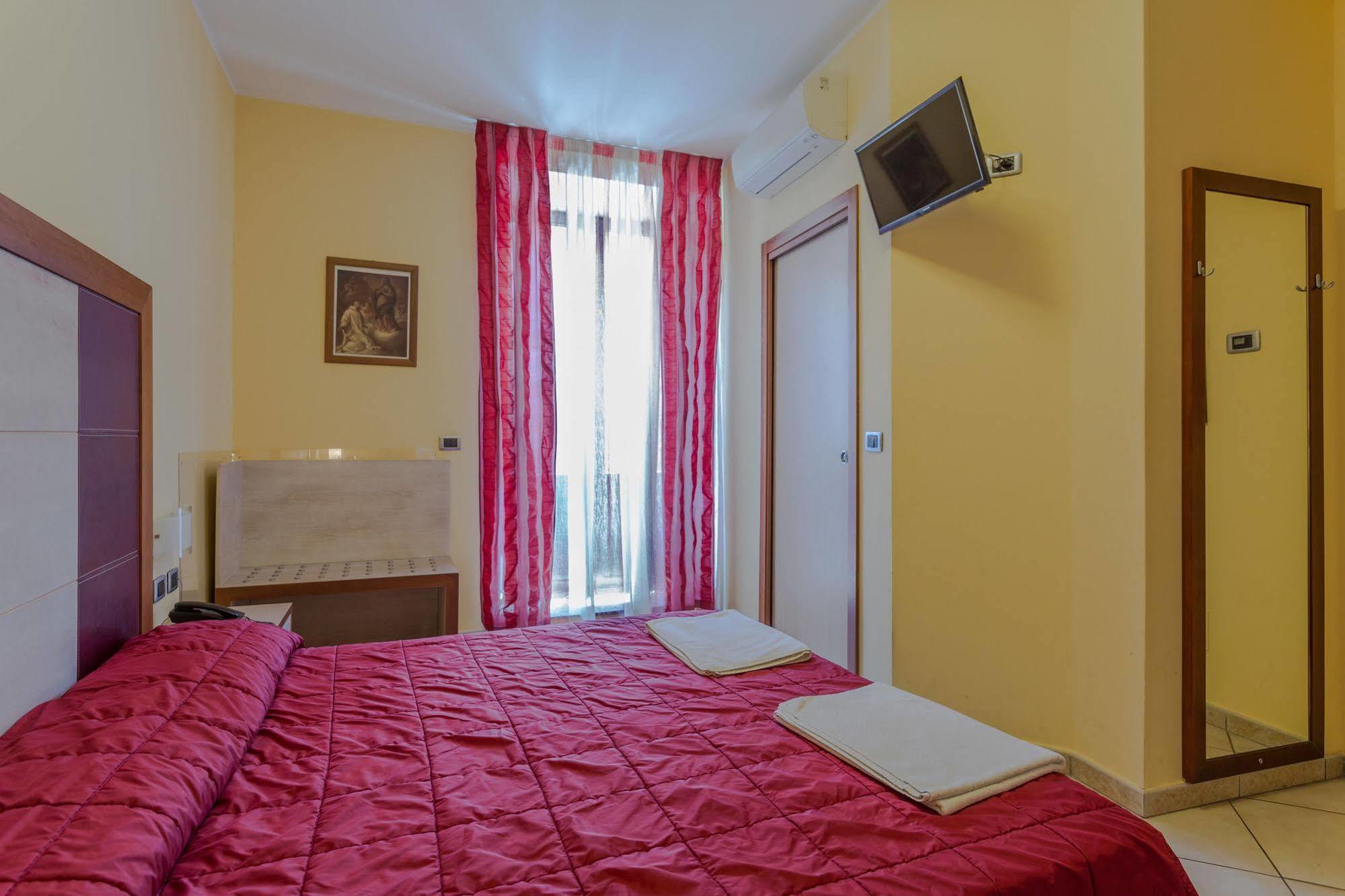 Hotel Conte Ruggero Serra San Bruno Exteriér fotografie