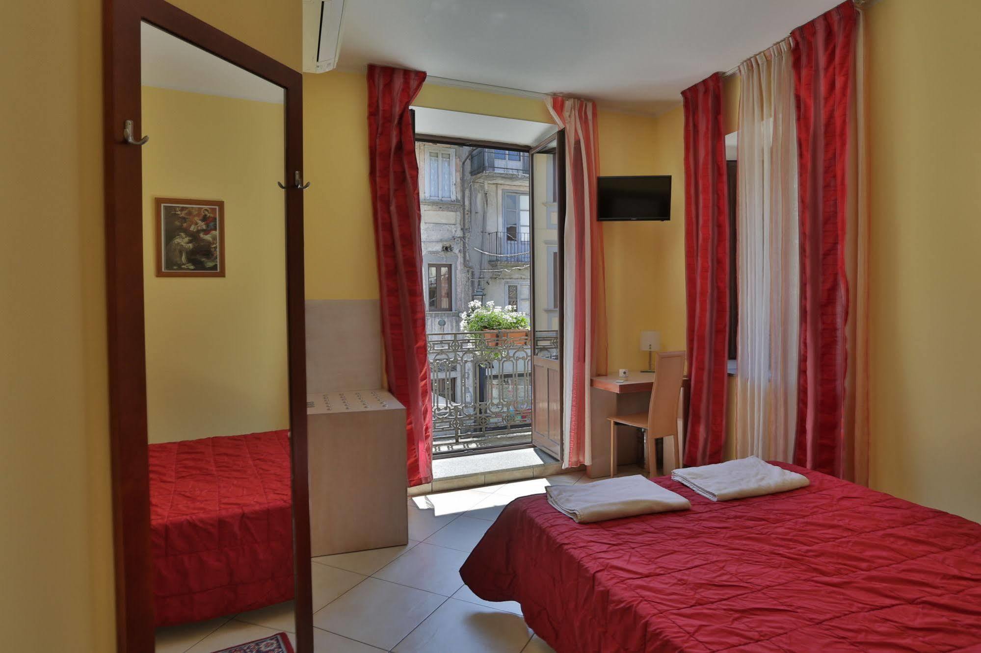 Hotel Conte Ruggero Serra San Bruno Exteriér fotografie