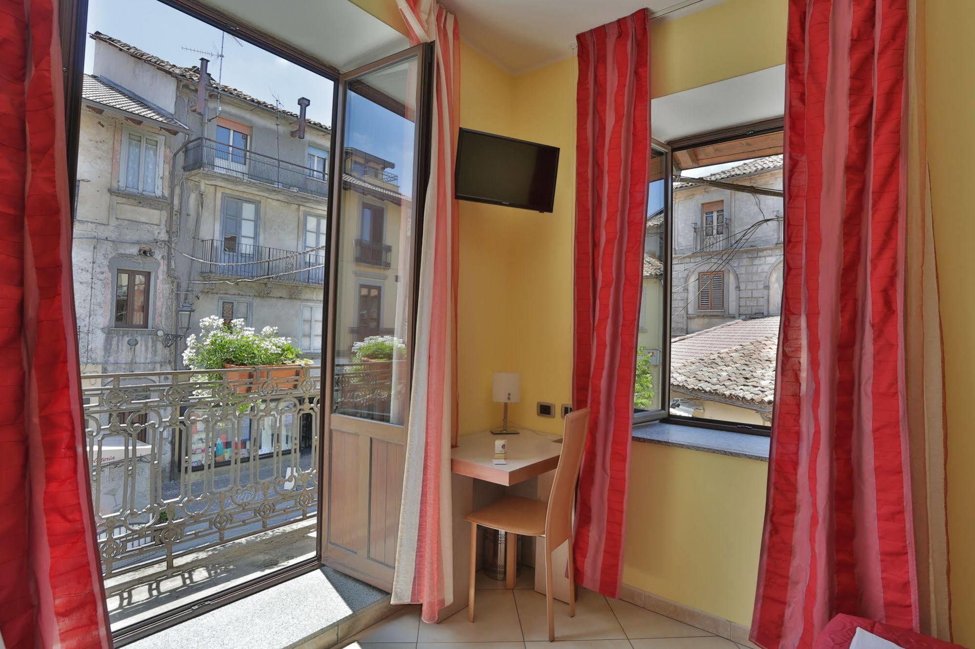 Hotel Conte Ruggero Serra San Bruno Exteriér fotografie
