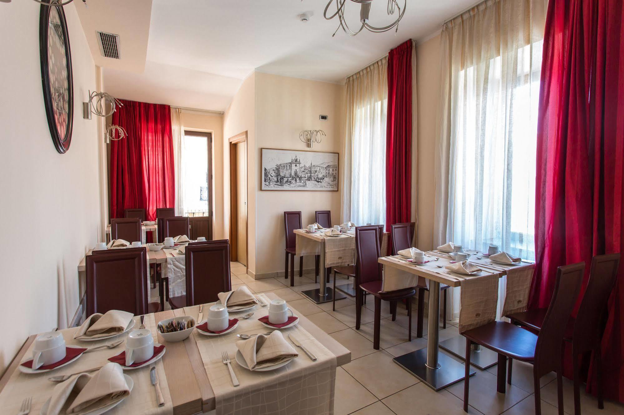 Hotel Conte Ruggero Serra San Bruno Exteriér fotografie