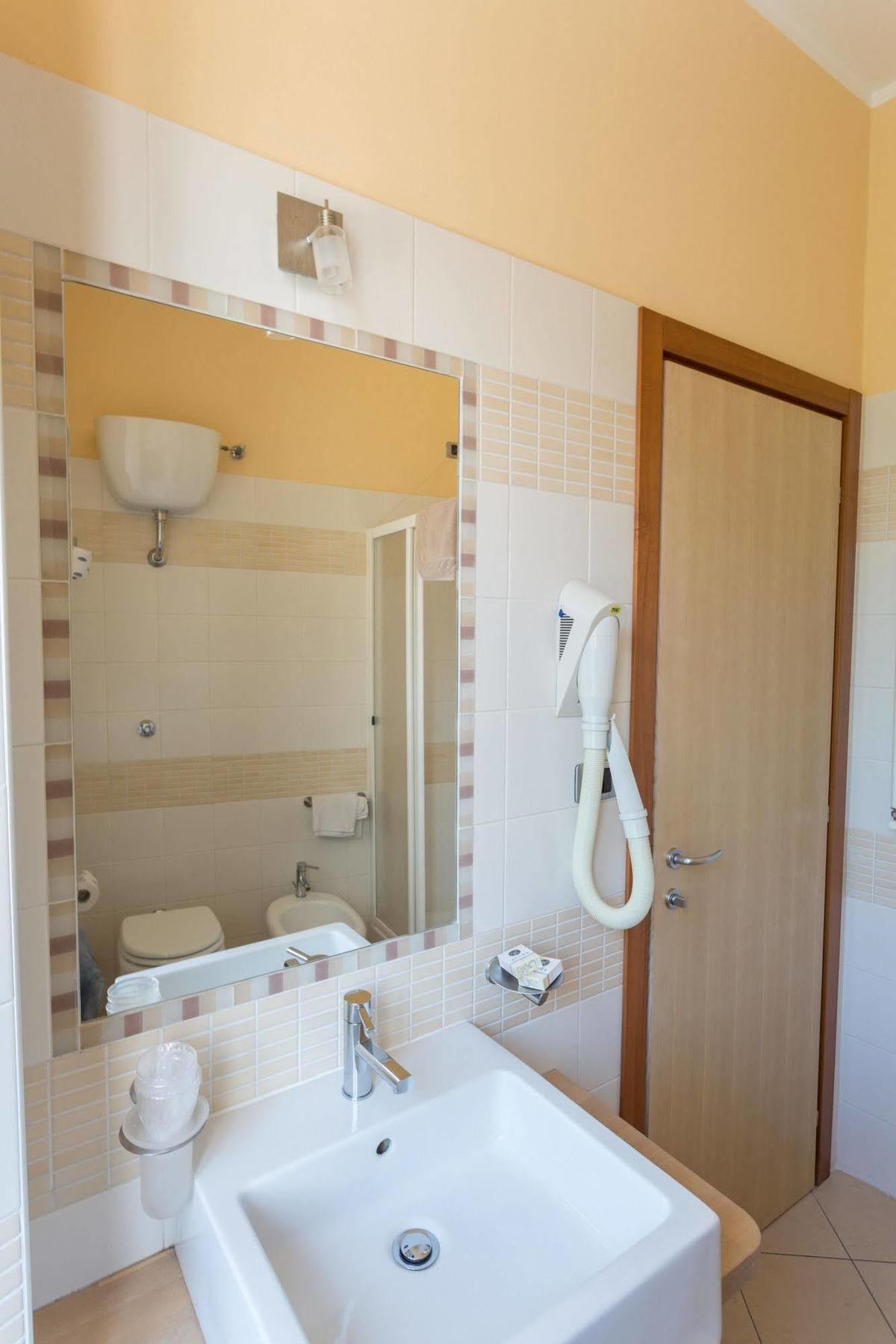 Hotel Conte Ruggero Serra San Bruno Exteriér fotografie
