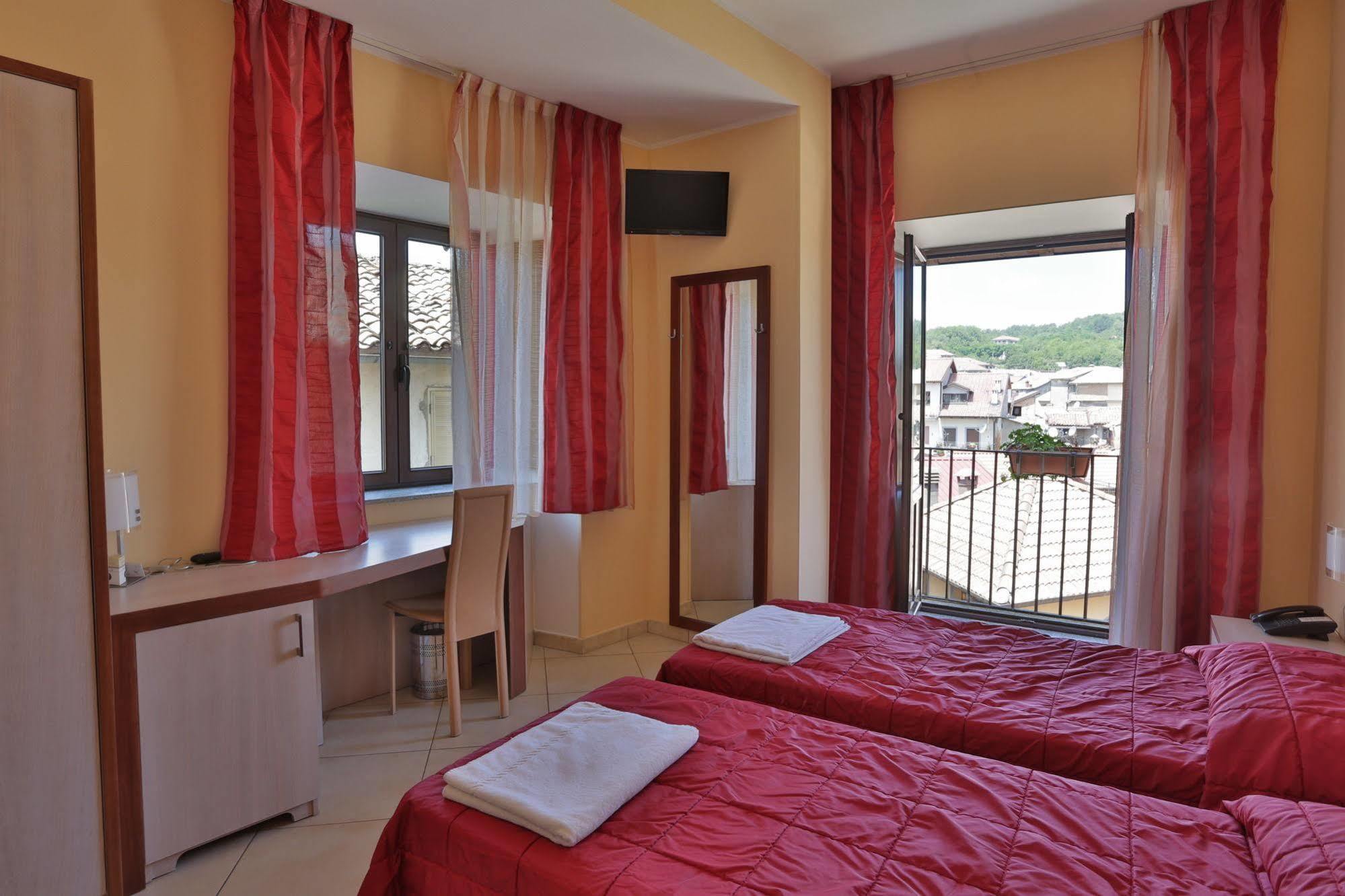 Hotel Conte Ruggero Serra San Bruno Exteriér fotografie